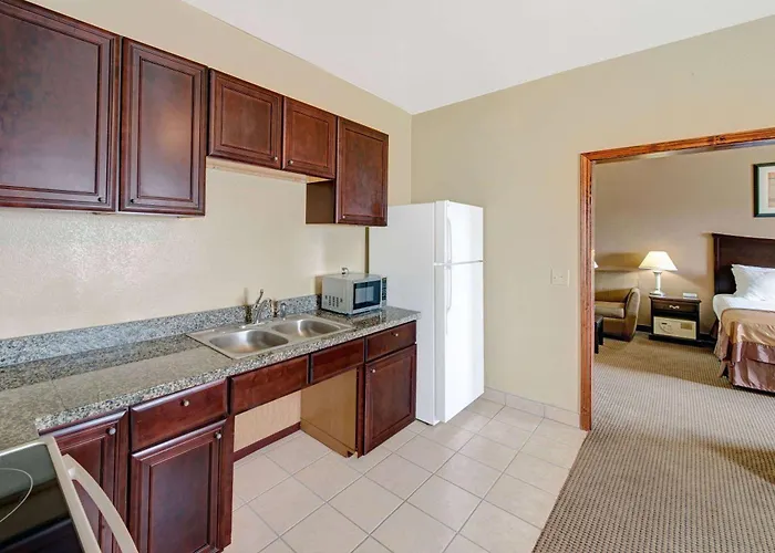 Baymont By Wyndham Decatur