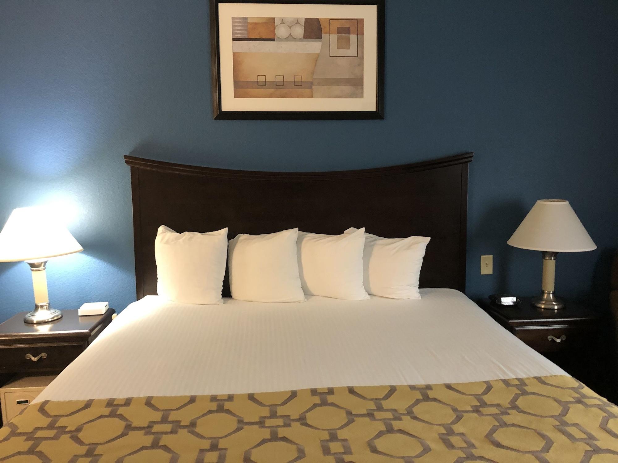 Hotel Baymont By Wyndham 2*