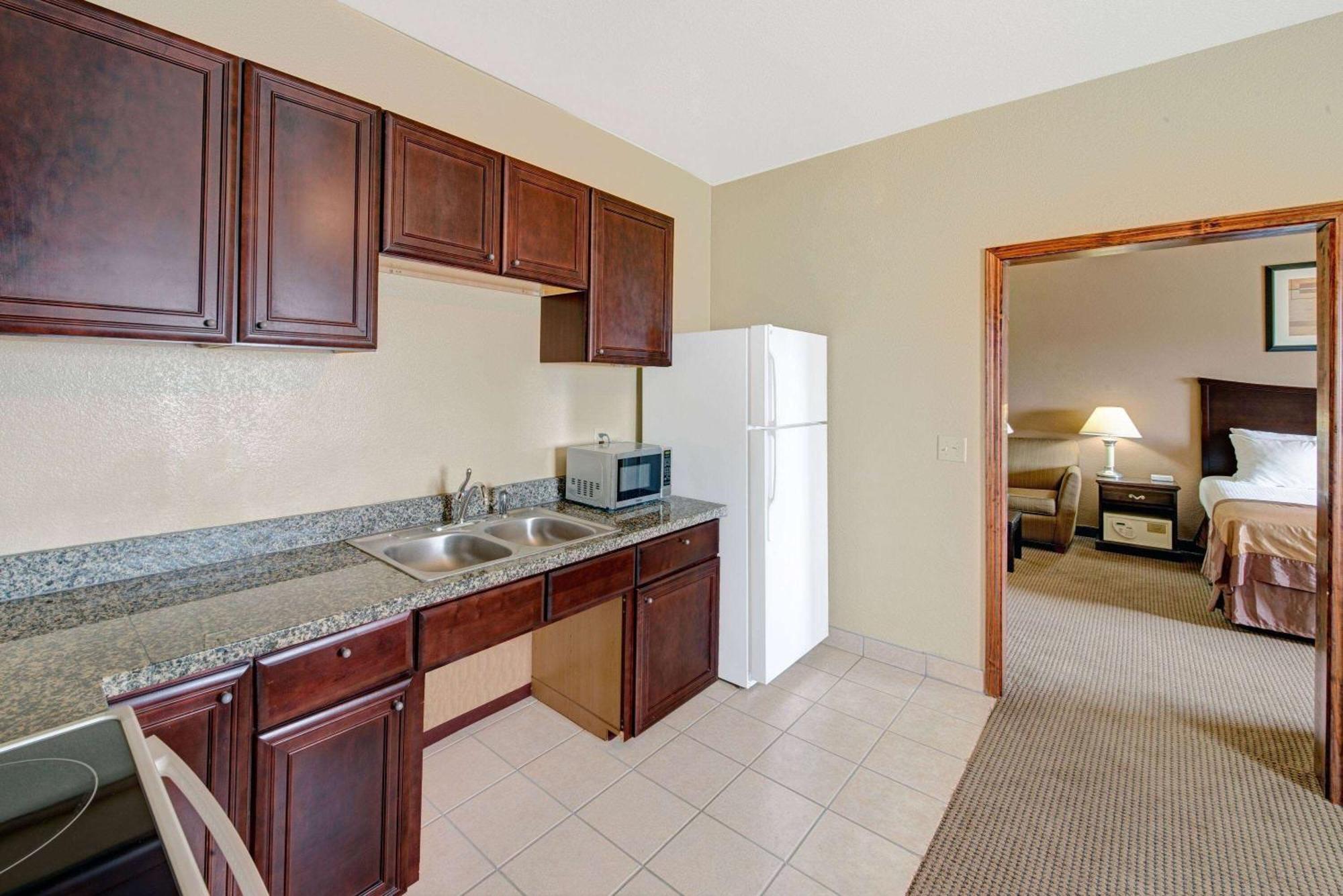 Baymont By Wyndham Hotel 2*