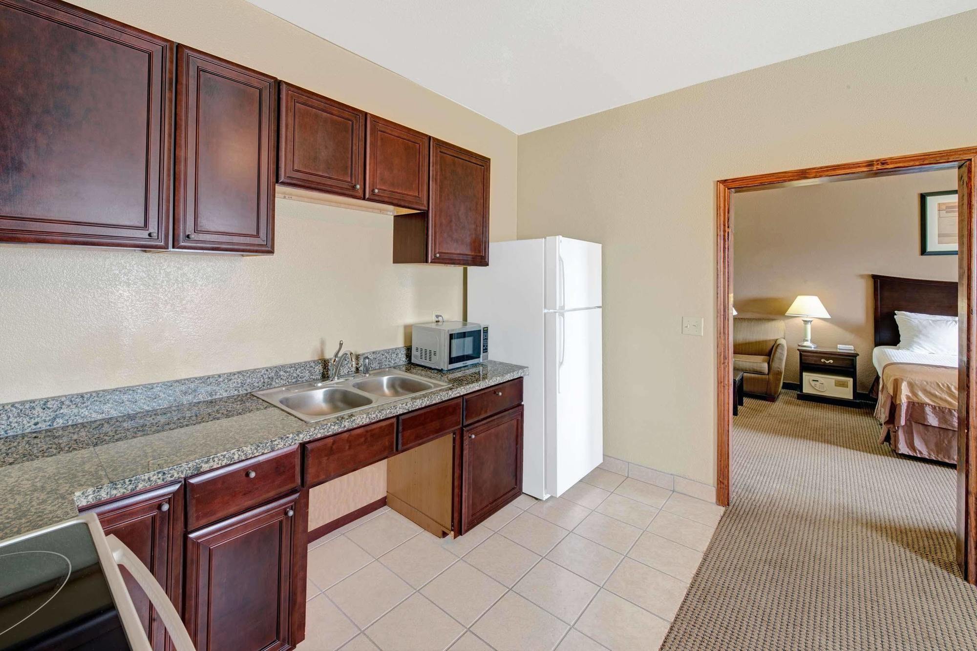 Baymont By Wyndham Hotel